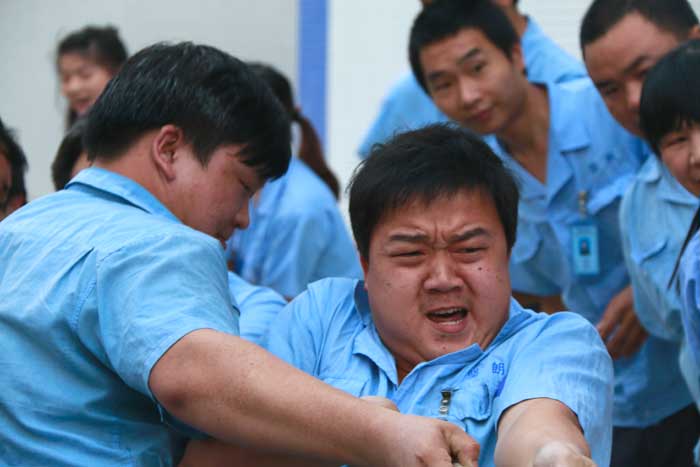 2016趣味運動(dòng)會(huì )拔河之加油，兄弟們.jpg
