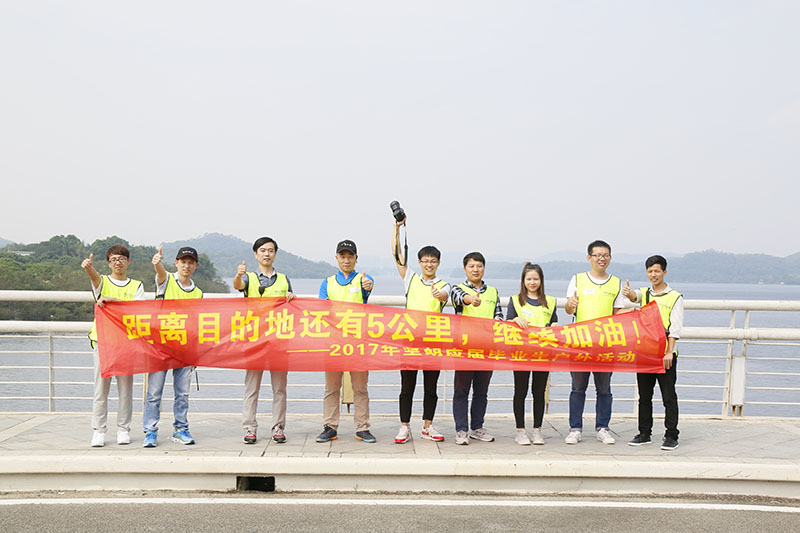 我服務(wù)，我快樂(lè )！加油，加油，加油??！.JPG